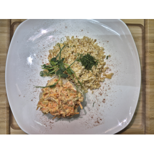 Минтай в сметано-овощном соусе с булгуром