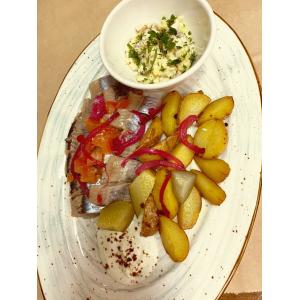 Сельдь с копчёным картофелем